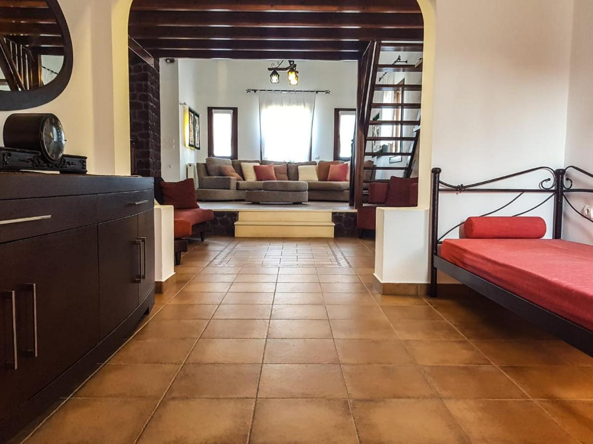 Sunshine House For 9, Cozy Set Up,Verandas, Sea View. Karterados  Dış mekan fotoğraf